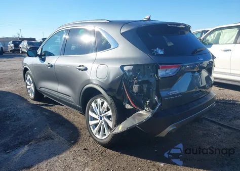 2022 Ford Escape Titanium z USA, uszkodzony, nr VIN 1FMCU9J93NUB56306